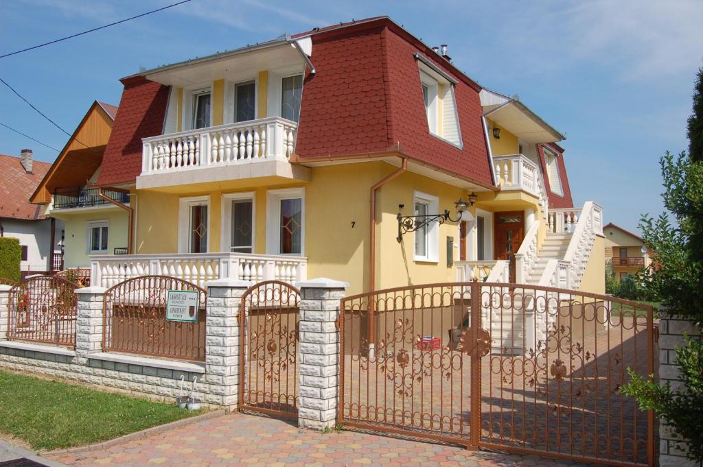 Cedrus Apartmanhaz - Cedrus Koez 7 Zalakaros Exterior foto